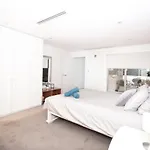 Luxury Villa Darlington - Vine
